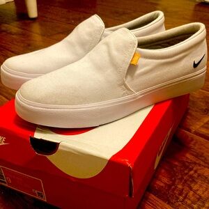Nike White Slip On Sneakers Size 9